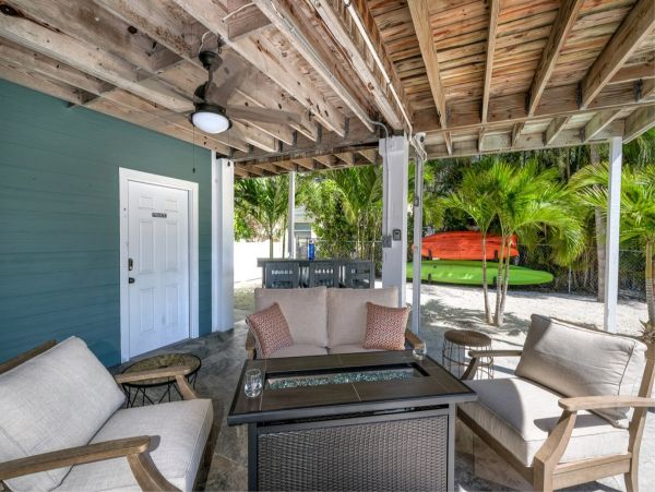 Anna Maria 3 Bedroom Home with Private Pool & Canal Views