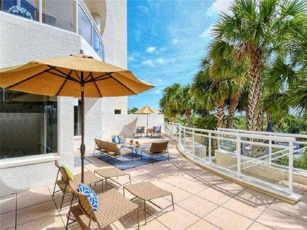 Gulf Views Lido Key Vacation Beach Condo With Two Bedrooms