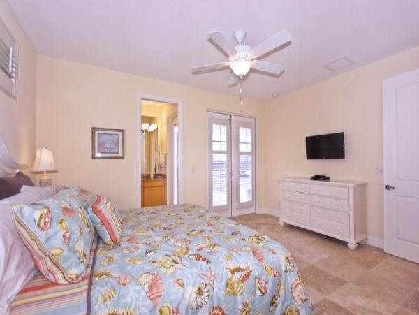 Cape Coral Vacation Pool Home Four Bedrooms Sleeps 8 Guests
