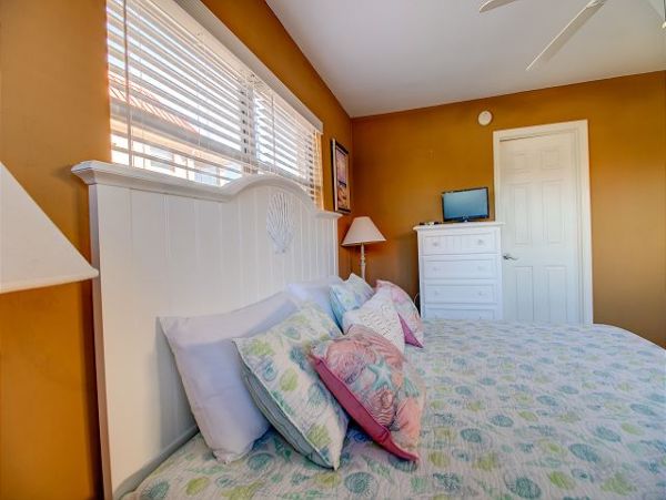 Secluded East end First floor Sanibel Beach Condo