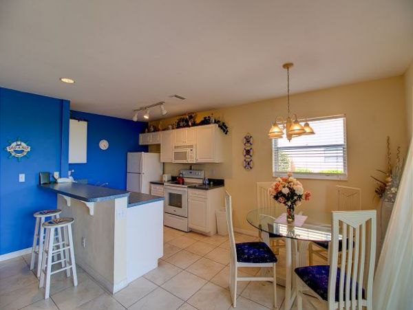 Secluded East end First floor Sanibel Beach Condo