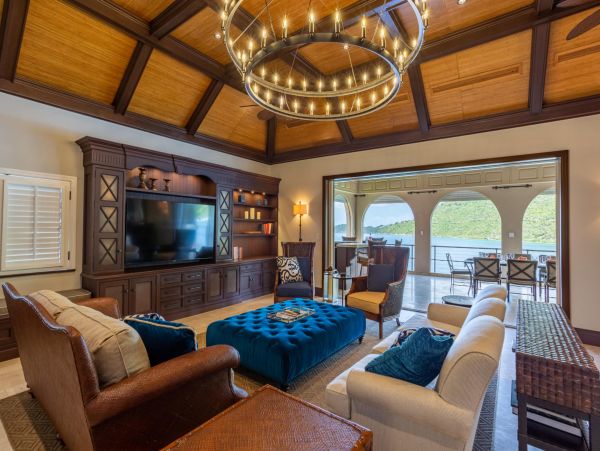Tortola Luxury Vacation Villa with 4 Bedrooms & Pool