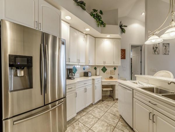 Cape Coral Vacation Rentals - Luxury Lake Front Villas with Heated Pools