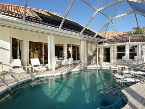 Cape Coral Vacation Rentals - Luxury Lake Front Villas with Heated Pools