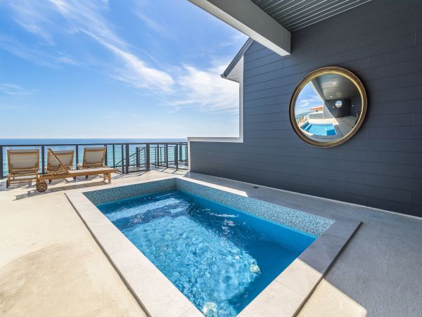 Beautiful Destin Vacation Villa with Private Pool Beach Side