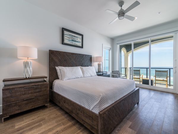 Beautiful Destin Vacation Villa with Private Pool Beach Side