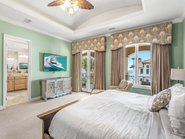 Beautiful Destin Vacation Home with Private Pool