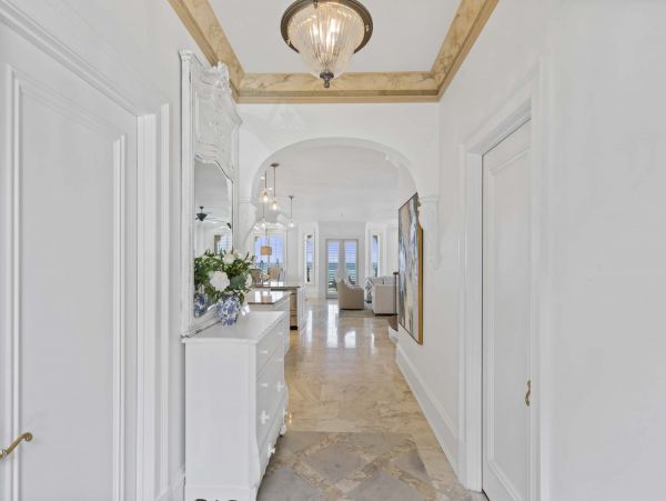 Beautiful Destin Vacation Home Located on Beach