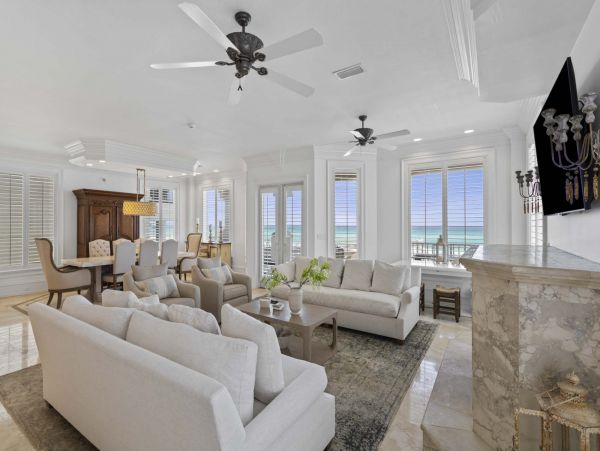 Beautiful Destin Vacation Home Located on Beach
