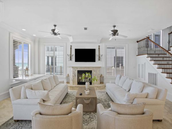 Beautiful Destin Vacation Home Located on Beach