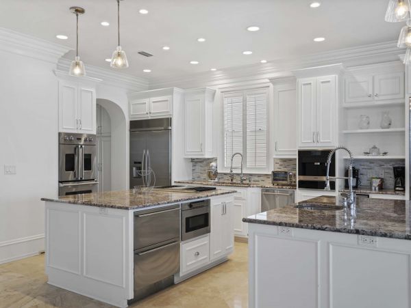 Beautiful Destin Vacation Home Located on Beach