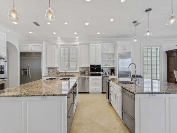 Beautiful Destin Vacation Home Located on Beach