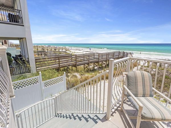 Beautiful Destin Vacation Home Located on Beach