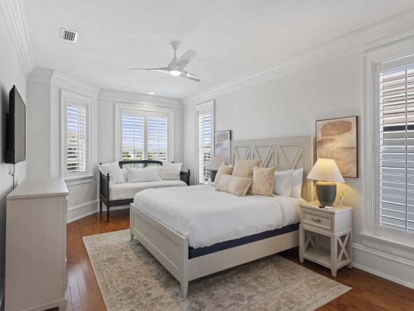 Beautiful Destin Vacation Home Located on Beach