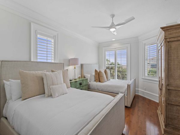 Beautiful Destin Vacation Home Located on Beach