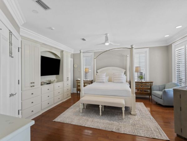 Beautiful Destin Vacation Home Located on Beach