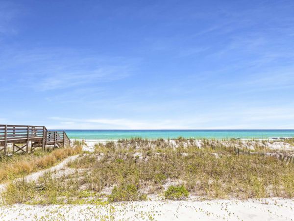 Beautiful Destin Vacation Home Located on Beach