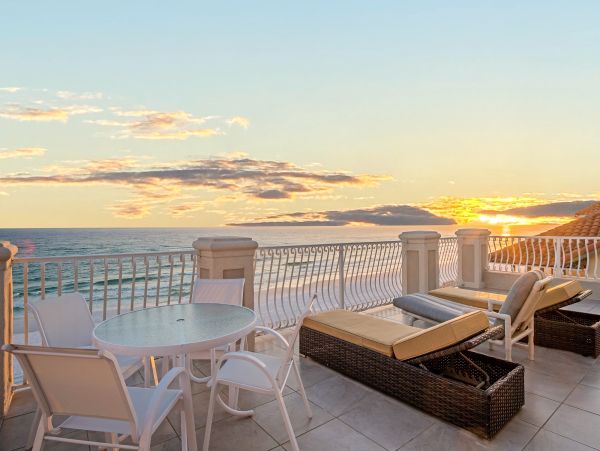 Beautiful Destin Vacation Home Located on Beach