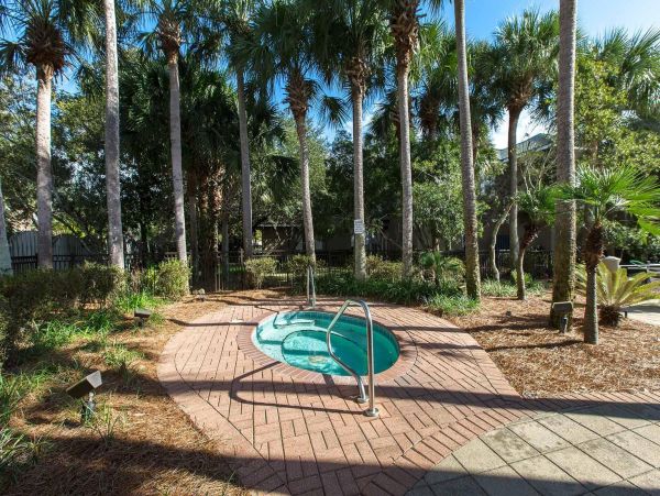 Beautiful Destin Vacation Home Located on Beach