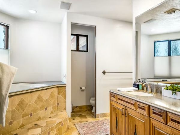 Telluride Vacation Home with 5 Bedrooms and Loft Sleeps 18