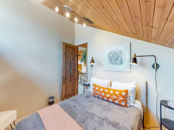 Telluride Vacation Home with 5 Bedrooms and Loft Sleeps 18