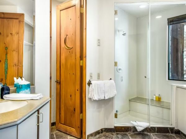 Telluride Vacation Home with 5 Bedrooms and Loft Sleeps 18