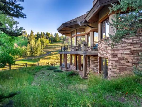 Telluride Vacation Home with 5 Bedrooms and Loft Sleeps 18