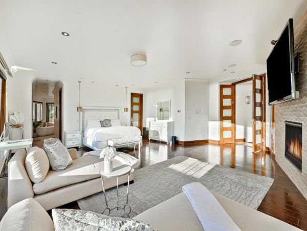 Luxury La Jolla Six Bedroom Home with Pool & Spa Sleeps 12