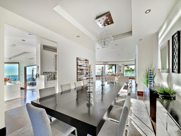 Luxury La Jolla Six Bedroom Home with Pool & Spa Sleeps 12