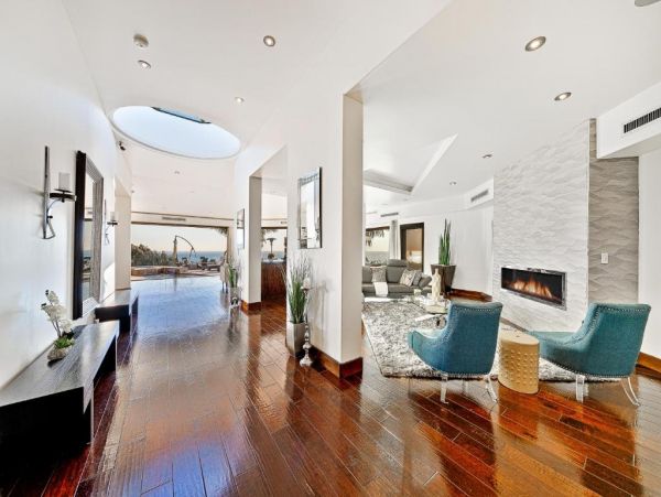 Luxury La Jolla Six Bedroom Home with Pool & Spa Sleeps 12