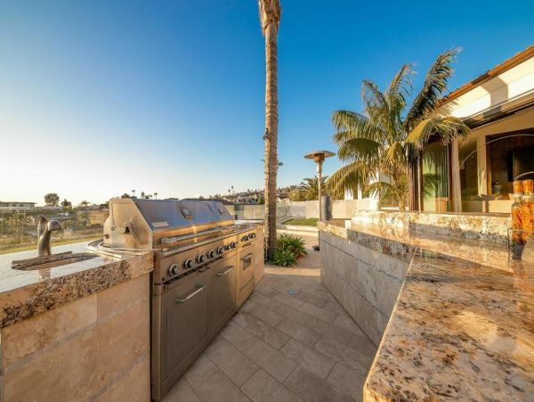 Luxury La Jolla Six Bedroom Home with Pool & Spa Sleeps 12