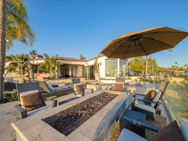 Luxury La Jolla Six Bedroom Home with Pool & Spa Sleeps 12