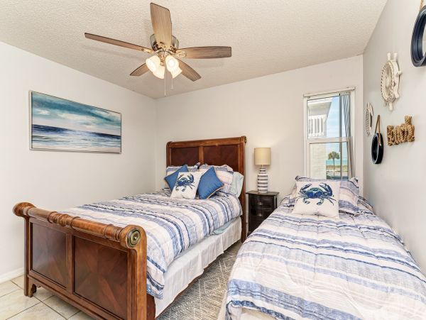First Floor 2 Bedroom Condo in Bradenton Beach Sleeps 6