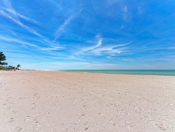 First Floor 2 Bedroom Condo in Bradenton Beach Sleeps 6