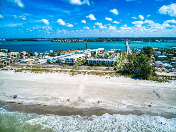 First Floor 2 Bedroom Condo in Bradenton Beach Sleeps 6