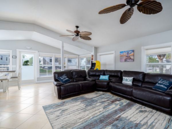 Fort Myers Triplex 6 Bedroom Rental with Pool Walk to Beach
