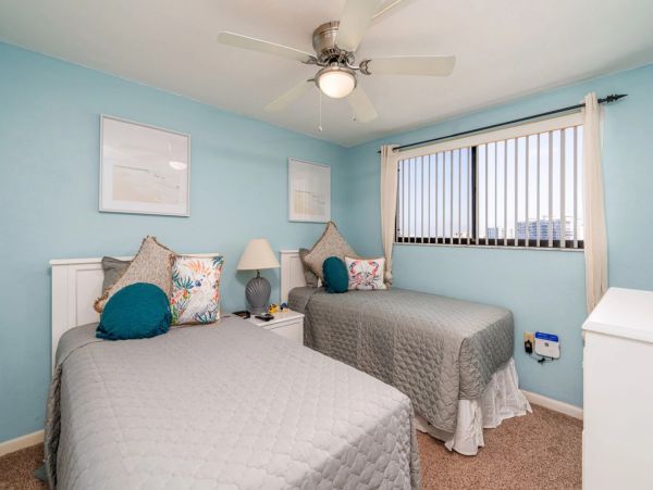 Beachfront Two Bedroom Vacation Condo in Fort Myers