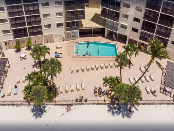 Estero Island Vacation Condo Two Bedroom