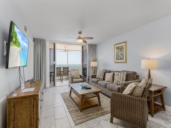 Fort Myers 2 Bedroom Condo with Ocean Views & Balcony