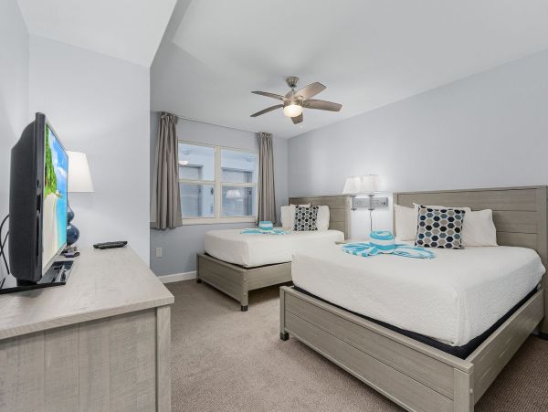 Fort Myers 2 Bedroom Condo with Ocean Views & Balcony
