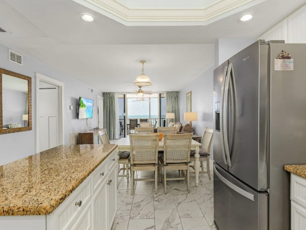 Fort Myers 2 Bedroom Condo with Ocean Views & Balcony