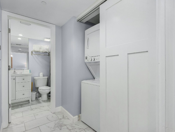 Fort Myers 2 Bedroom Condo with Ocean Views & Balcony