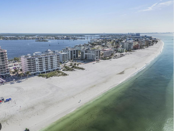Fort Myers 2 Bedroom Condo with Ocean Views & Balcony