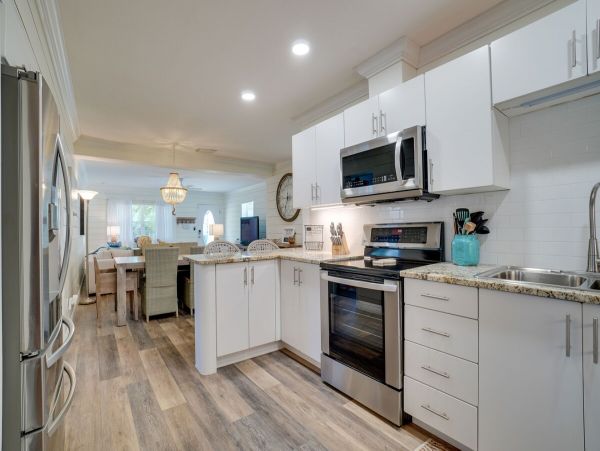 Bradenton Beach Vacation Home Four Bedroom 2 Blocks to Beach