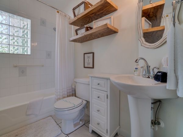 Bradenton Beach Vacation Home Four Bedroom 2 Blocks to Beach