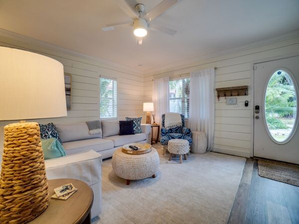 Bradenton Beach Vacation Home Four Bedroom 2 Blocks to Beach