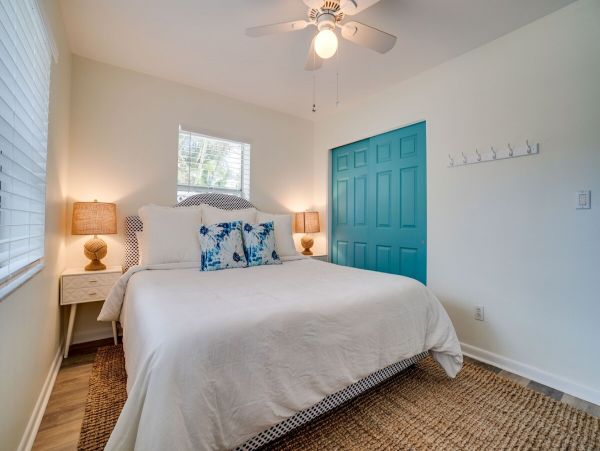 Bradenton Beach Vacation Home Four Bedroom 2 Blocks to Beach