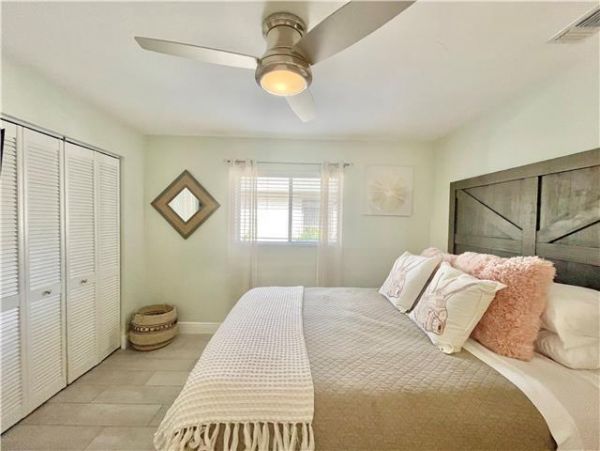 Family Friendly Naples Home Minutes Away from the Beach