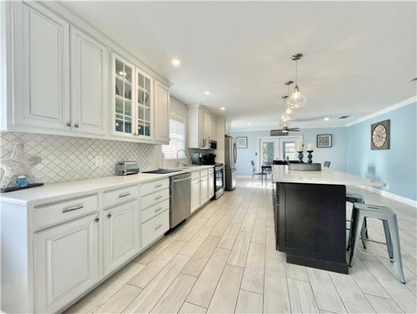 Family Friendly Naples Home Minutes Away from the Beach