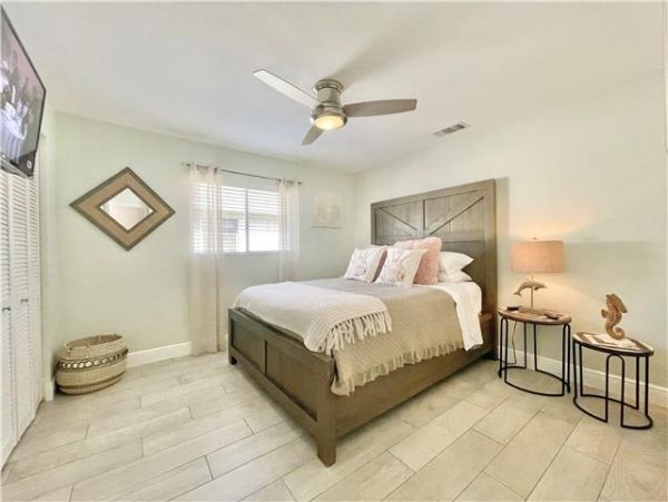 Family Friendly Naples Home Minutes Away from the Beach